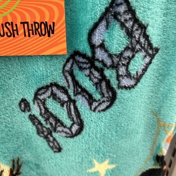 *TikTok Viral* Stitch Halloween Plush Throw (Disney) 2024 - Picture 4 of 14